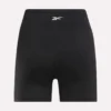 Core högmidjade shorts för damer