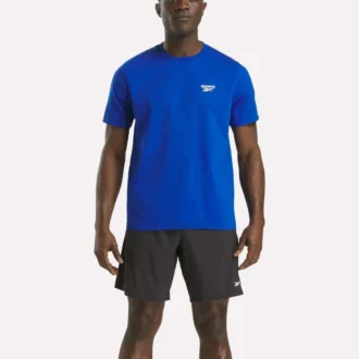Herr-T-shirt med kort ärm, rund hals och liten logotyp