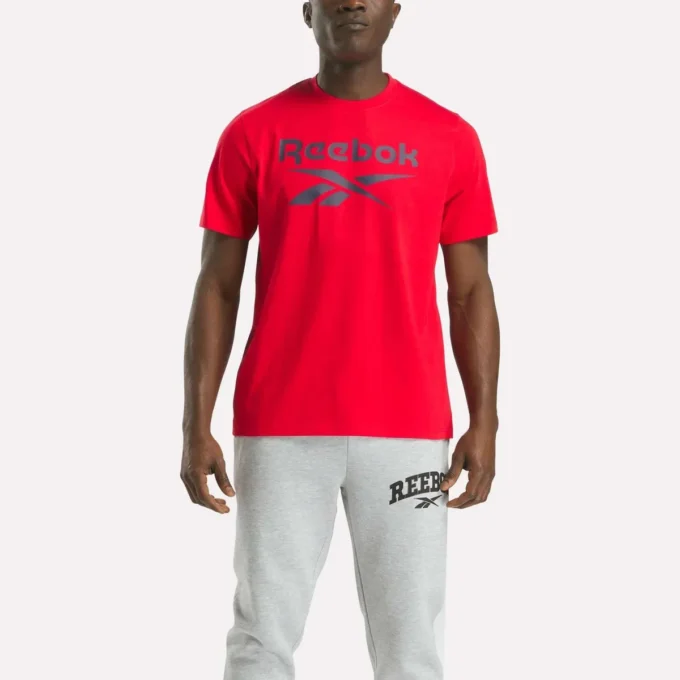 Herr-T-shirt med stor logotyp och rund hals Herr-T-shirt med stor logotyp och rund hals