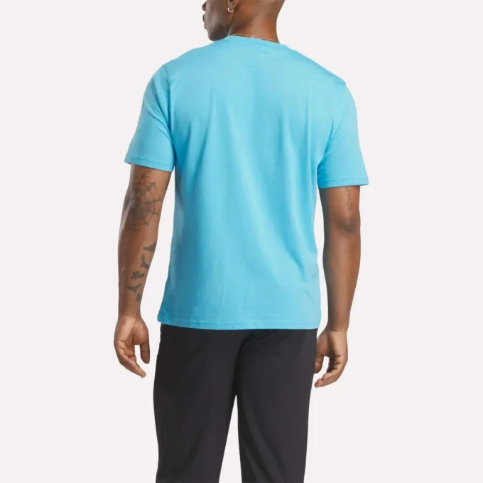 Herr-T-shirt med stor logotyp och rund hals Herr-T-shirt med stor logotyp och rund hals