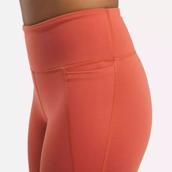 Lux High-Rise Mini-Flare-byxor för damer Lux High-Rise Mini-Flare-byxor för damer