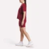 Oversized kortärmad T-shirt med stort logo för damer Oversized kortärmad T-shirt med stort logo för damer