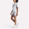 Oversized kortärmad T-shirt med stort logo för damer Oversized kortärmad T-shirt med stort logo för damer