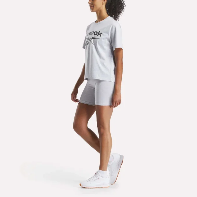 Oversized kortärmad T-shirt med stort logo för damer Oversized kortärmad T-shirt med stort logo för damer