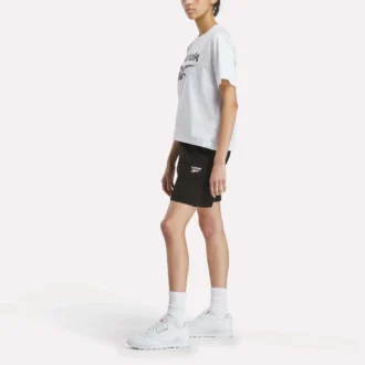 Oversized kortärmad T-shirt med stort logo för damer