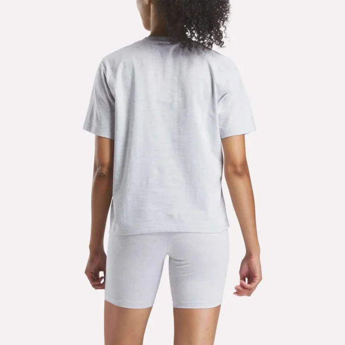 Oversized kortärmad T-shirt med stort logo för damer Oversized kortärmad T-shirt med stort logo för damer