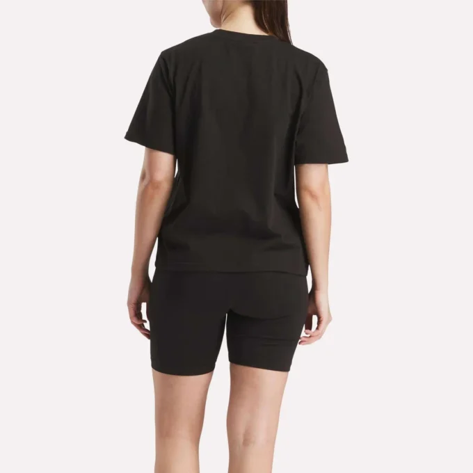 Oversized kortärmad T-shirt med stort logo för damer Oversized kortärmad T-shirt med stort logo för damer
