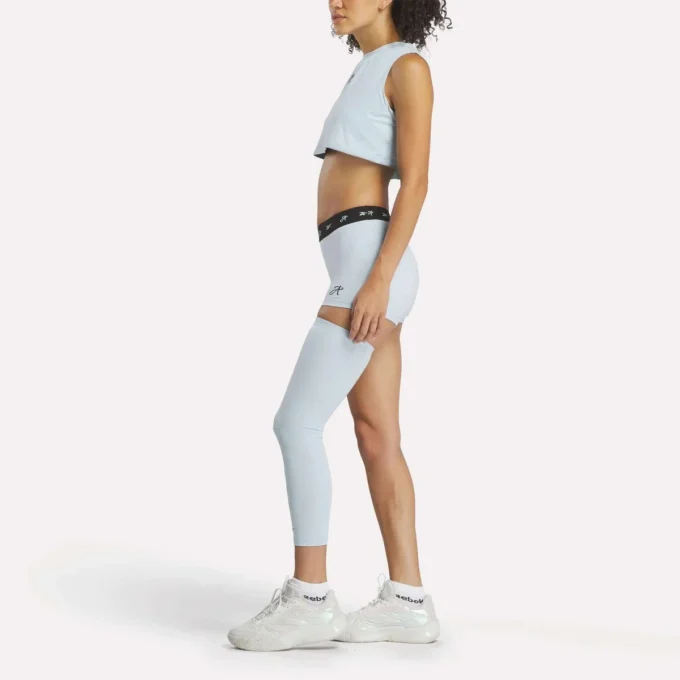 Reebok x Angel Reese minishorts och ärm
