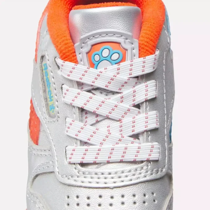 Reebok x Paw Patrol CL Step n’ Flash 2.0 elastiska skosnören – Baby & Toddler Reebok x Paw Patrol CL Step n’ Flash 2.0 elastiska skosnören – Baby & Toddler
