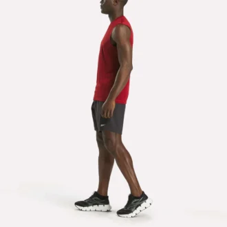 Train Sleeveless Tech Tee för herr